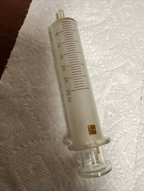 T6517 Becton Dickinson Vintage 1940s B-d Yale Model 30cc Glass Syringe