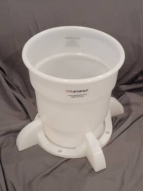 Sc-3004cpb California Pacific Pacificlab Cp Lab Safety Ldpe Container With Footed Base For Secondary/solid Waste Containers