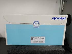 951040260 Eppendorf 80 Box Microplate 96 V Pp Black Wells Plates White Border