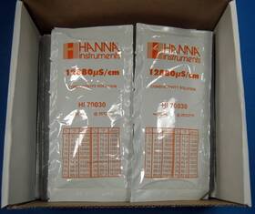 H170030c Hanna Instruments Conductivity Solution 12880 X10 New Old Stock Free Shipping