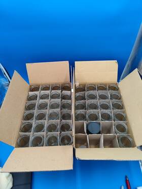 01656 Vwr Glass Containers Wide Mouth 8oz Two Open Cases