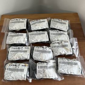 89044-330 Vwr Black Phenolic Cap With Pulp/tinfoil Liner 38-400 Size 144 Count