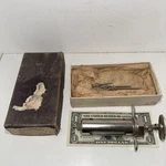 Vintage B-d Champion Veterinary Syringe #507/25 Glass Stainless Steel Cc. Fixed Price $39.00.