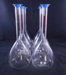 Pyrex Glass Class 1000ML Volumetric Flask Pe Snap-cap Lifetime Red 5600-1L 6CS. Fixed Price $69.64.